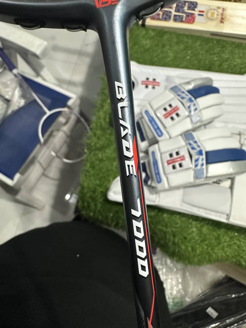 Bedminton Racket 32lbs 9