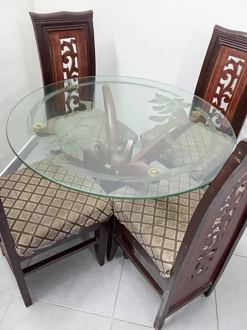 4 seater dining table 1