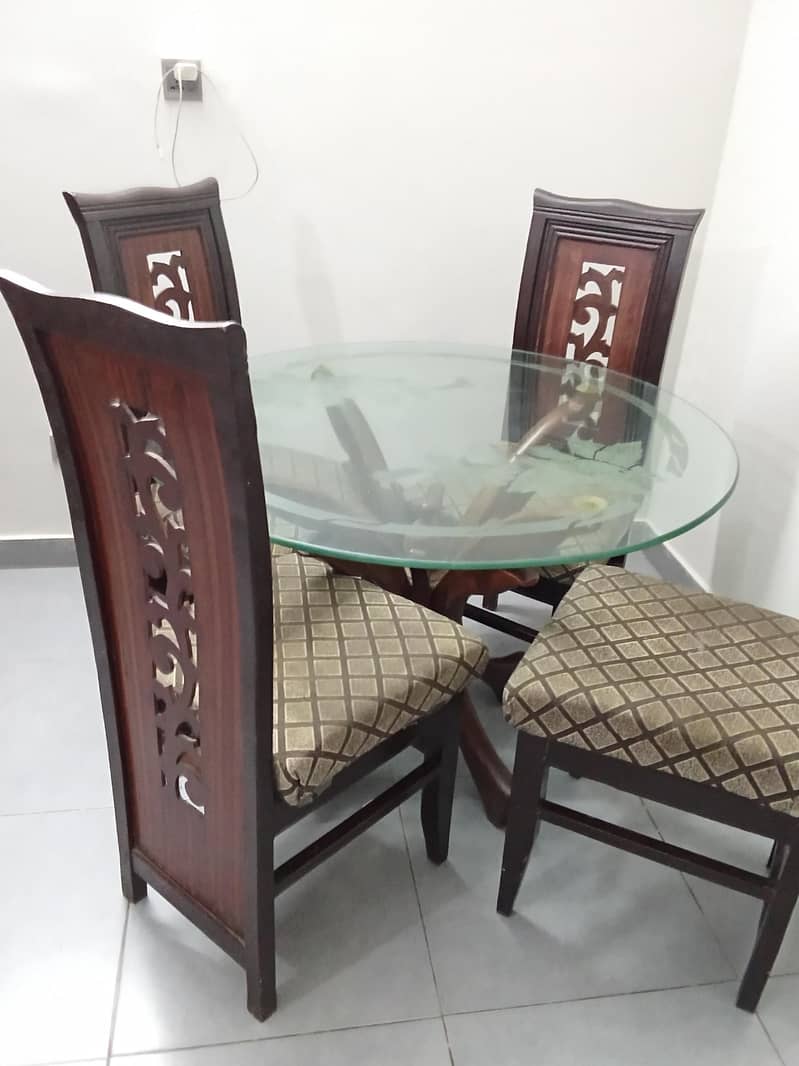 4 seater dining table 2