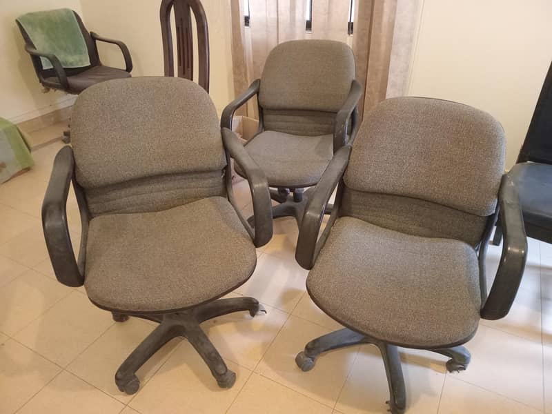 3 used computer chairs 0