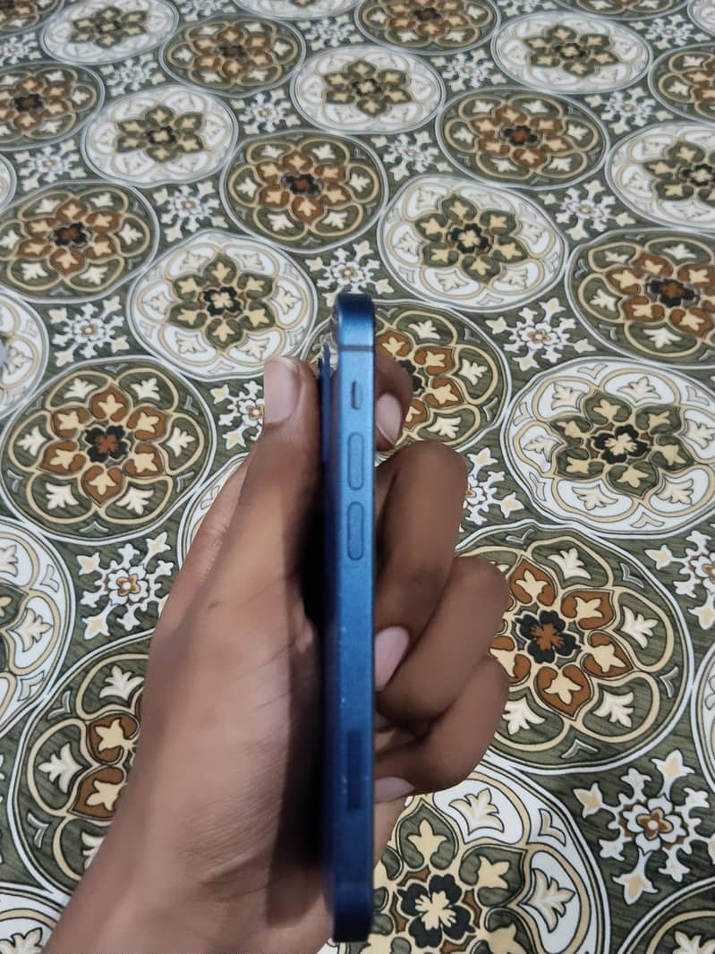 Apple iPhone 12 mini 3
