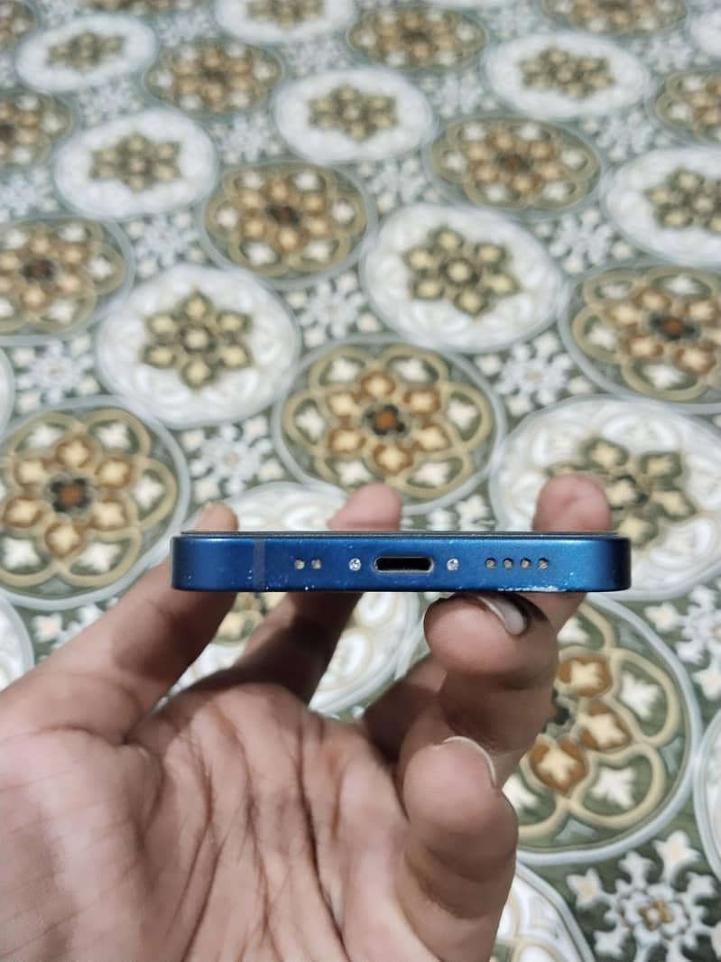 Apple iPhone 12 mini 4