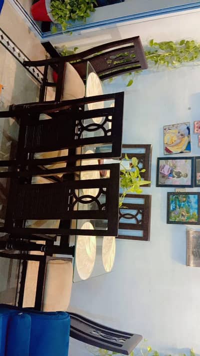 Dining table for sale