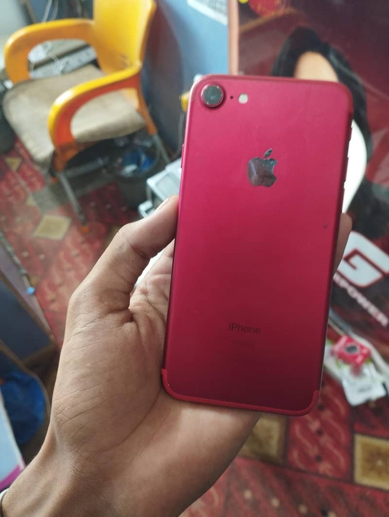 Apple iPhone 7 1