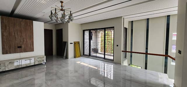 8 MARLA HOUSE IS AVAILABLE FOR RENT IN BAHRIA TOWN SECTOR B