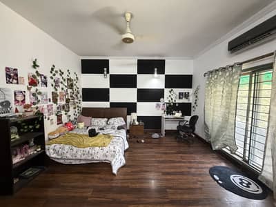 10 Marla House For Sale Near To Main