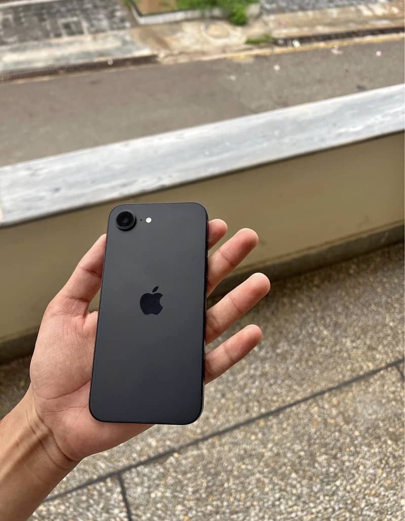 Apple iPhone 16e mdm 1