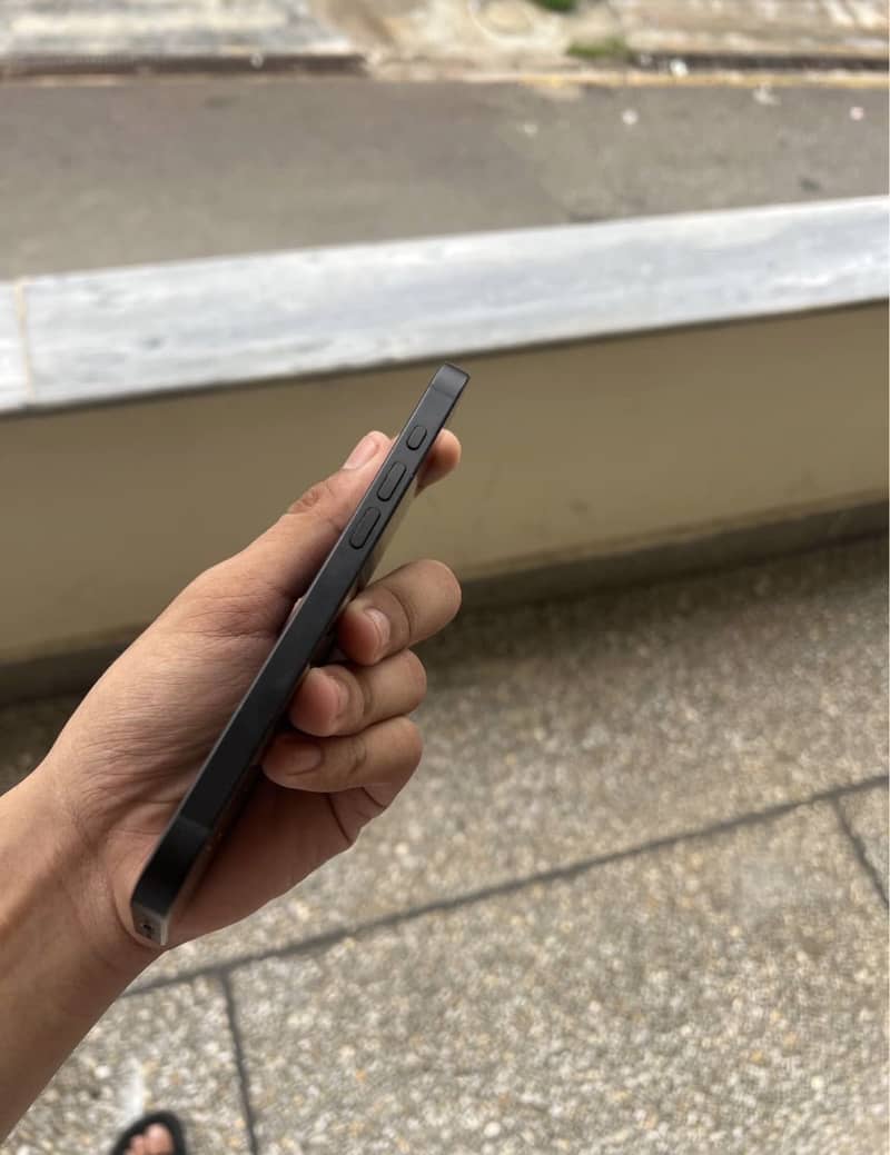 Apple iPhone 16e mdm 2