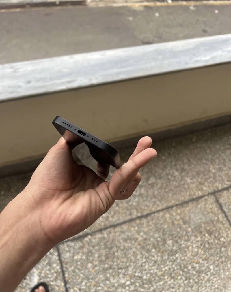 Apple iPhone 16e mdm 5