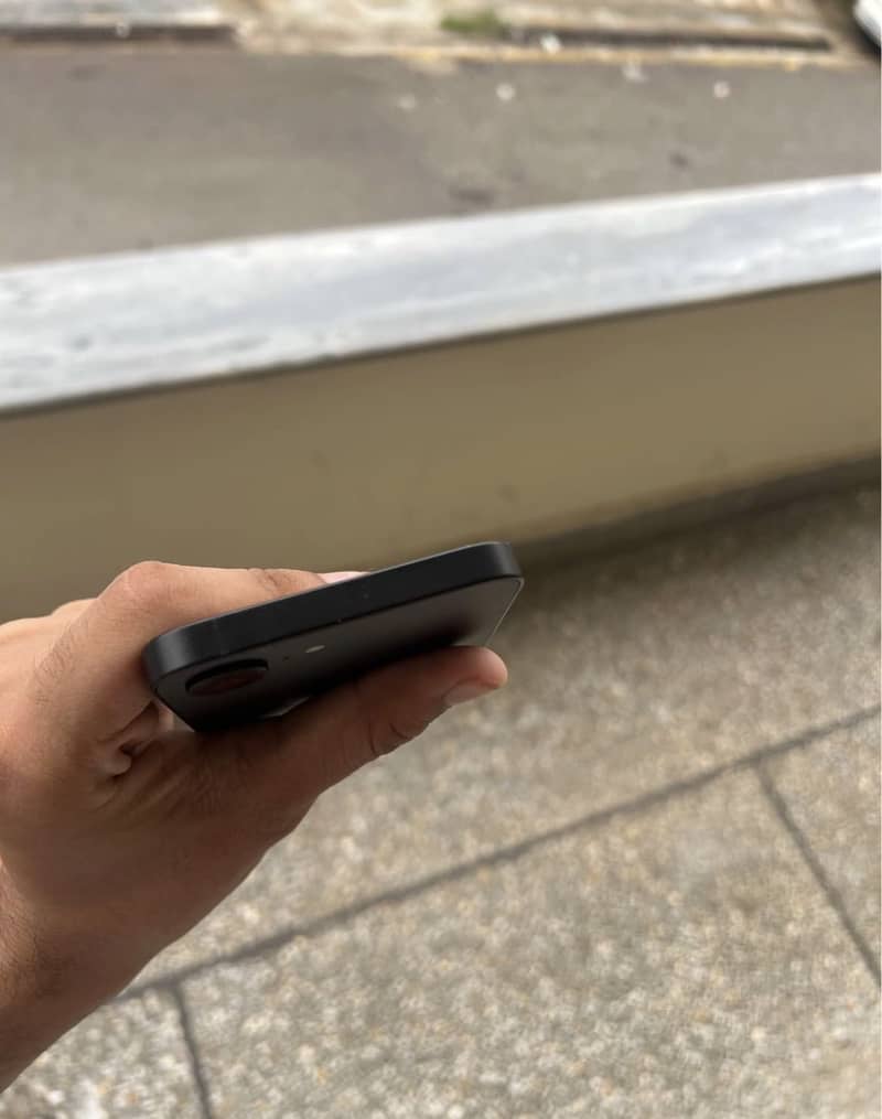 Apple iPhone 16e mdm 6