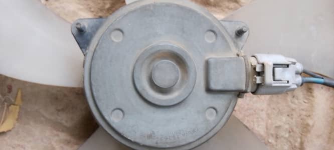 Vitz radiator motor with fan