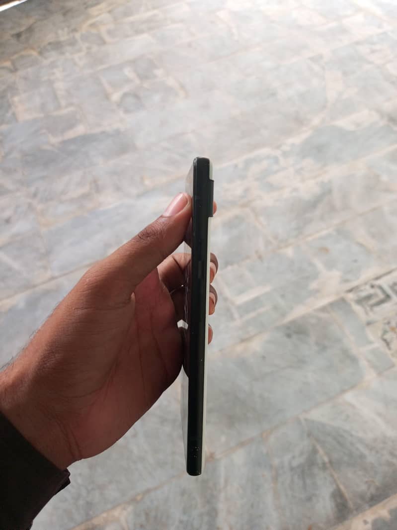Google Pixel 6a 5