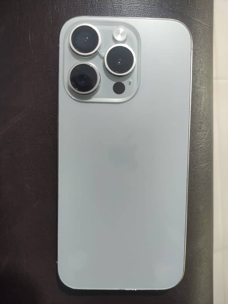Apple iPhone 15 Pro 0