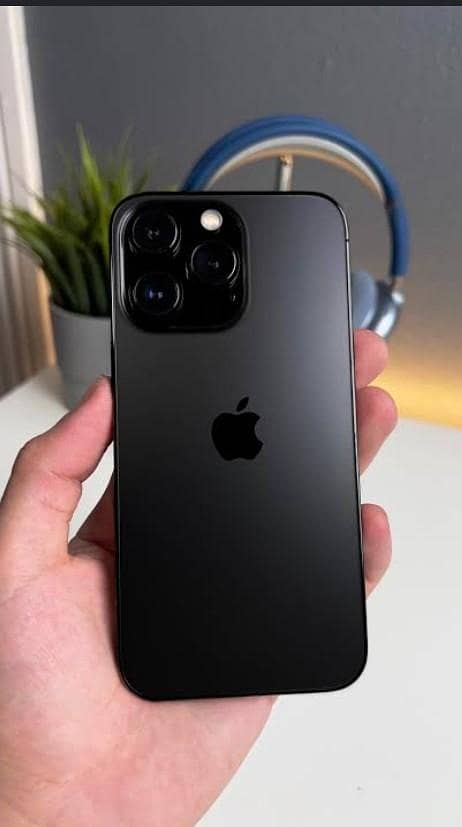 Apple iPhone 14 Pro 0