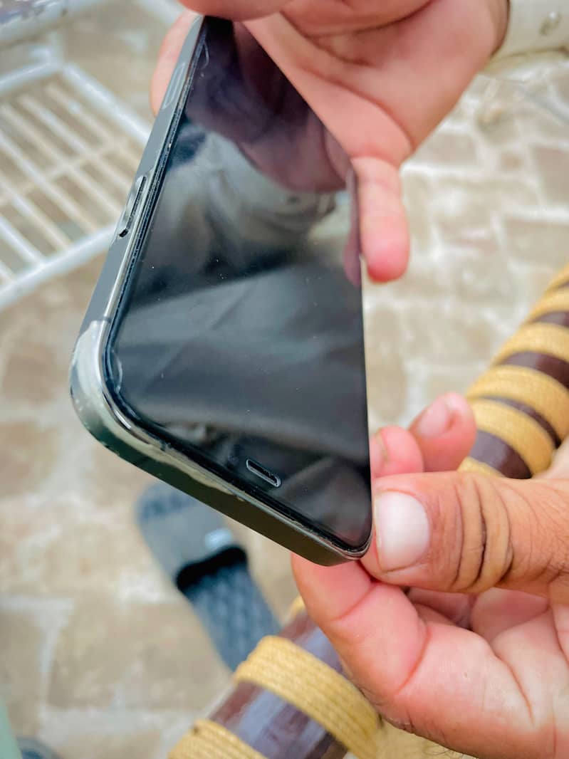 Apple iPhone 12 Pro 4