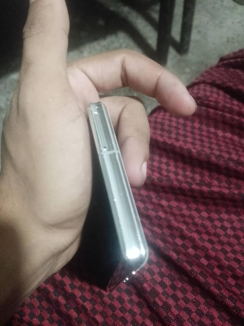 Sharp Aquos R5G 5