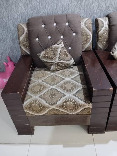sofa for sale 5 seater 3+1+1 condition 10/9 rabta number 03352877755