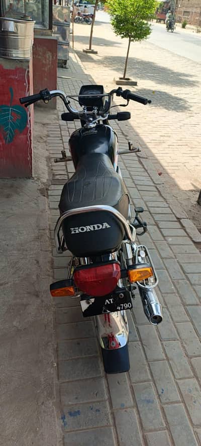 bike available h condition 10 by 10