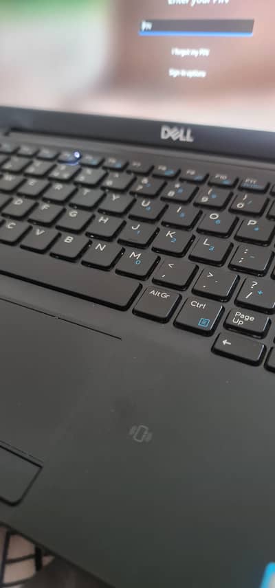 Dell latitude 7390 | 8 gb Ram | 256 gb storage