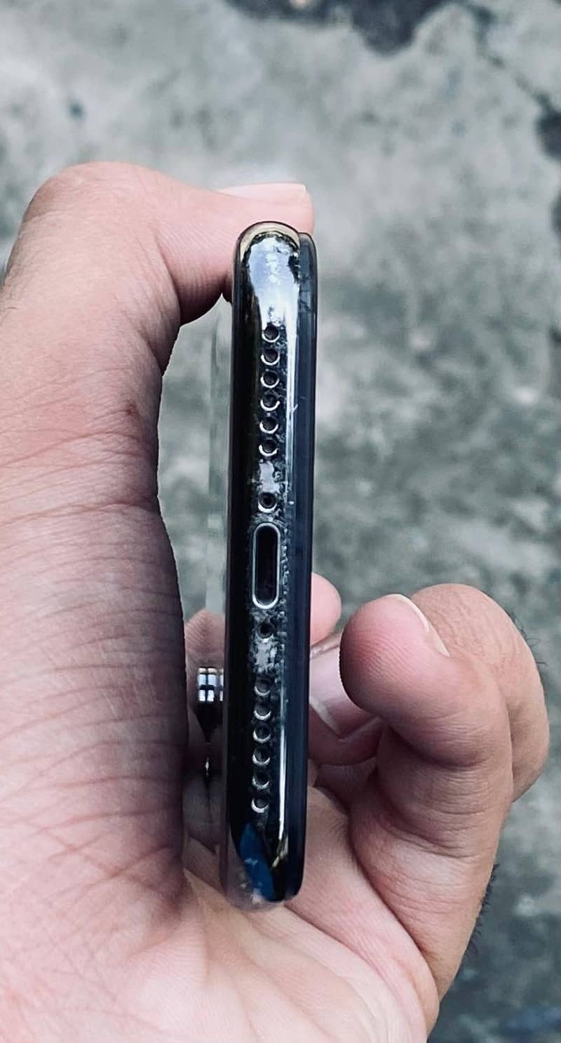 Apple iPhone X 3