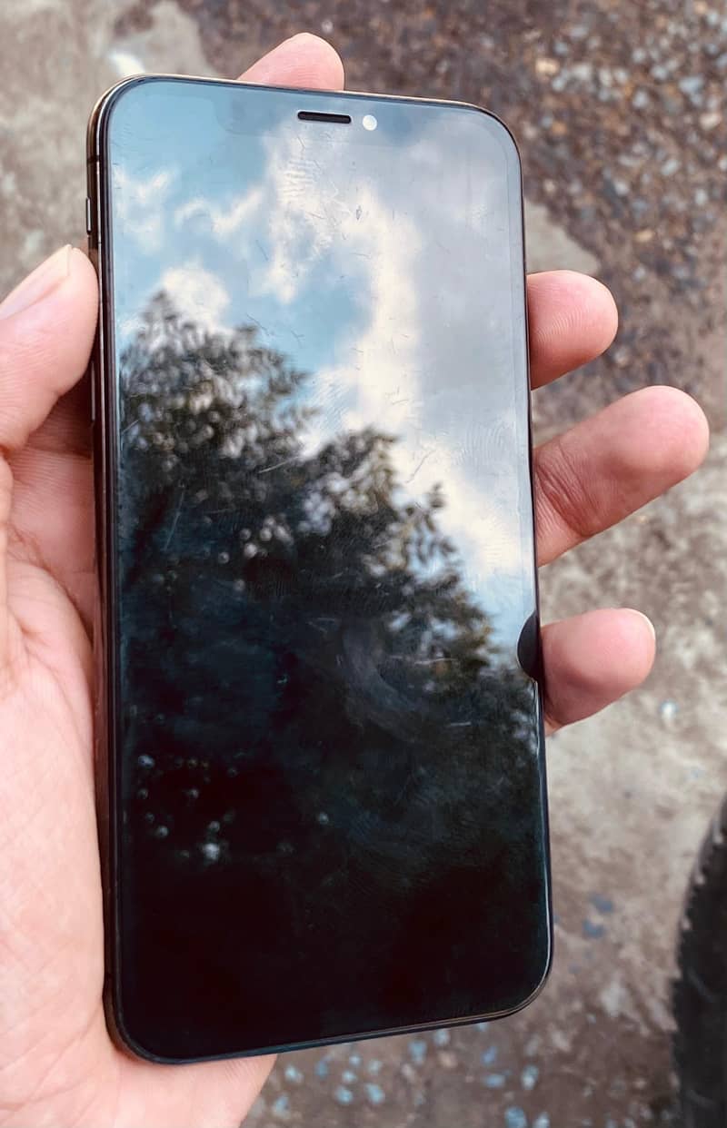 Apple iPhone X 5