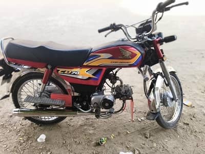Honda CD 70 2025
