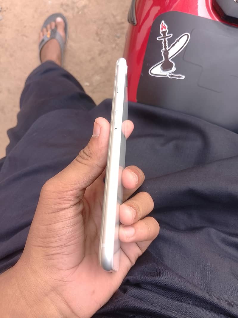 Apple iPhone 8 Plus 2