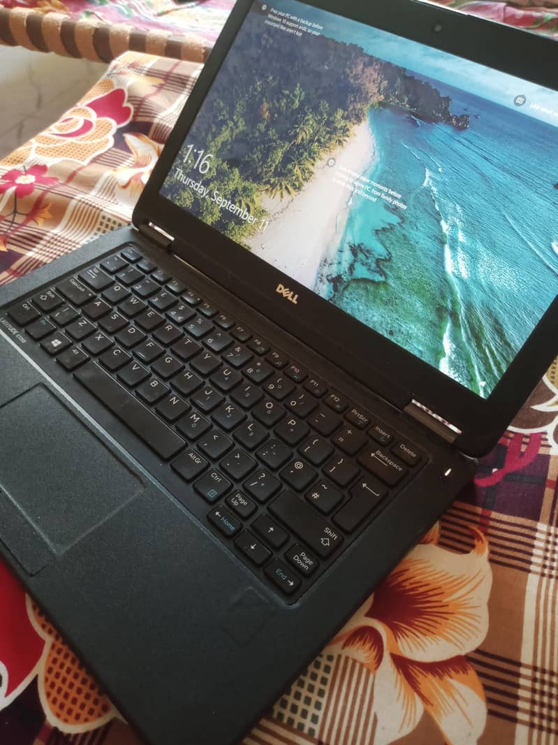 Dell Latitude E7250 2