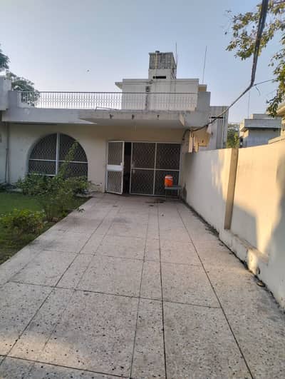 2 Kanal Single Storey House For Rent