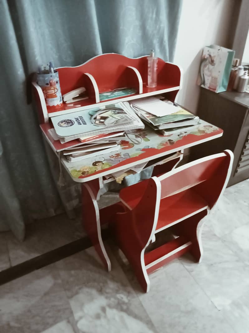 Kids study table – Perfect for Study & Homework 1