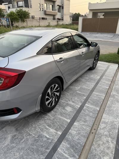 Honda Civic VTi Oriel Prosmatec 2018 UG Red Meter