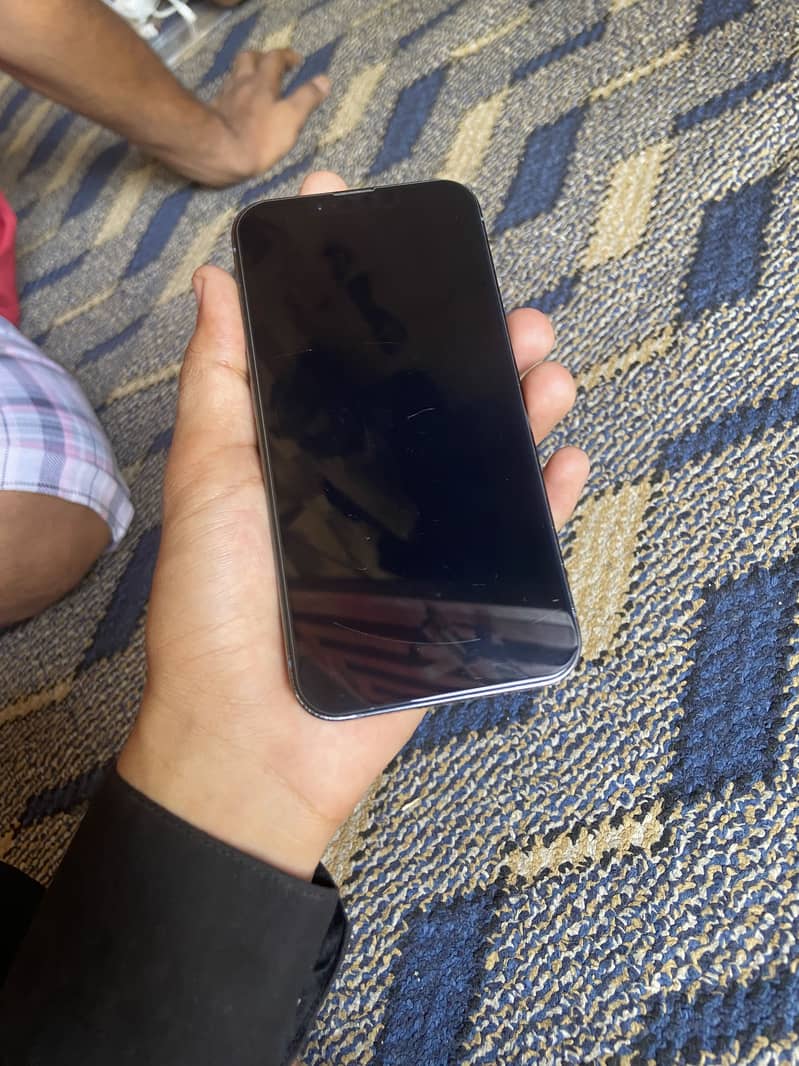 Apple iPhone 13Pro 1