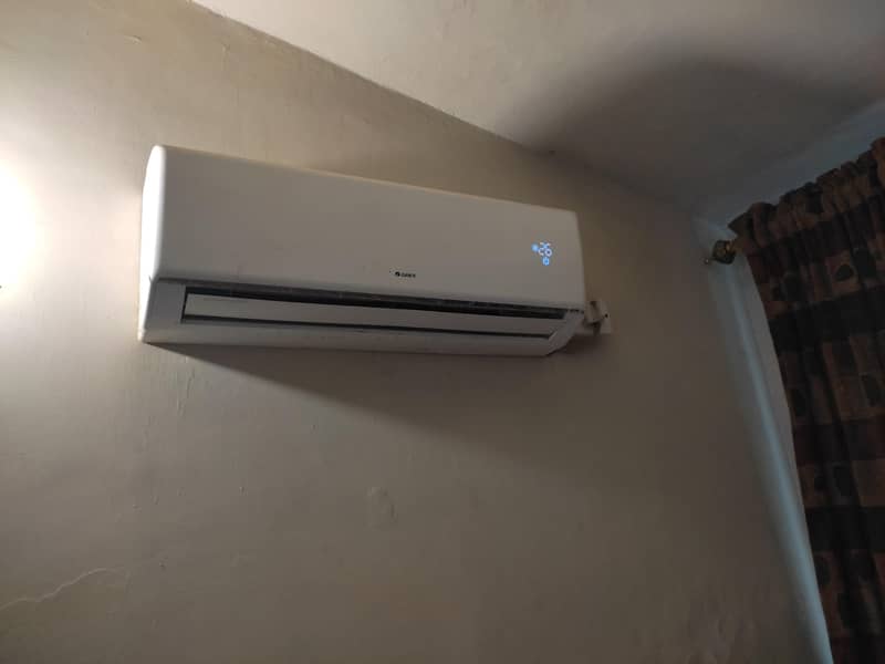 Gree 1 Ton split ac 2