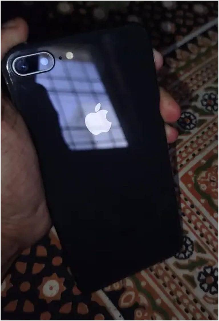 Apple iPhone 8 Plus 2
