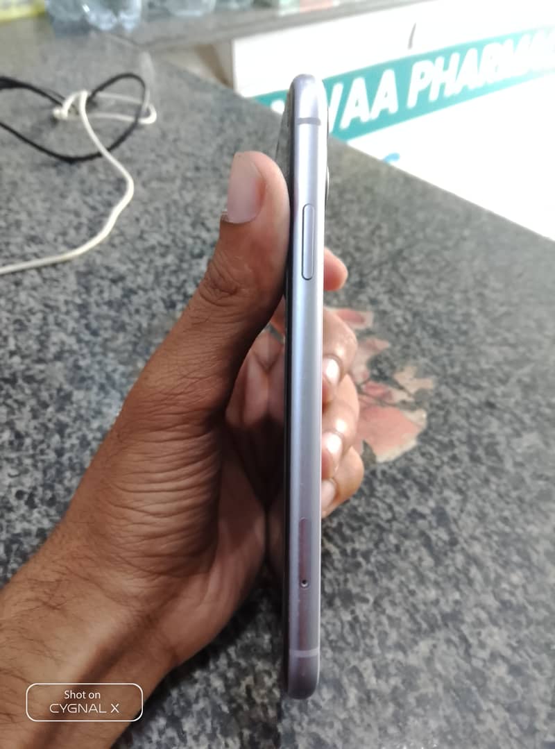 Apple iPhone 11 6