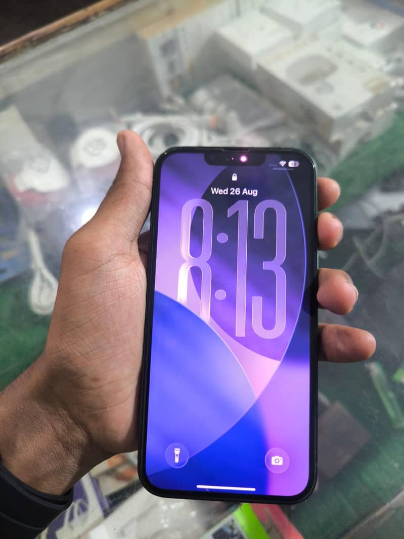 Apple iPhone 13 1