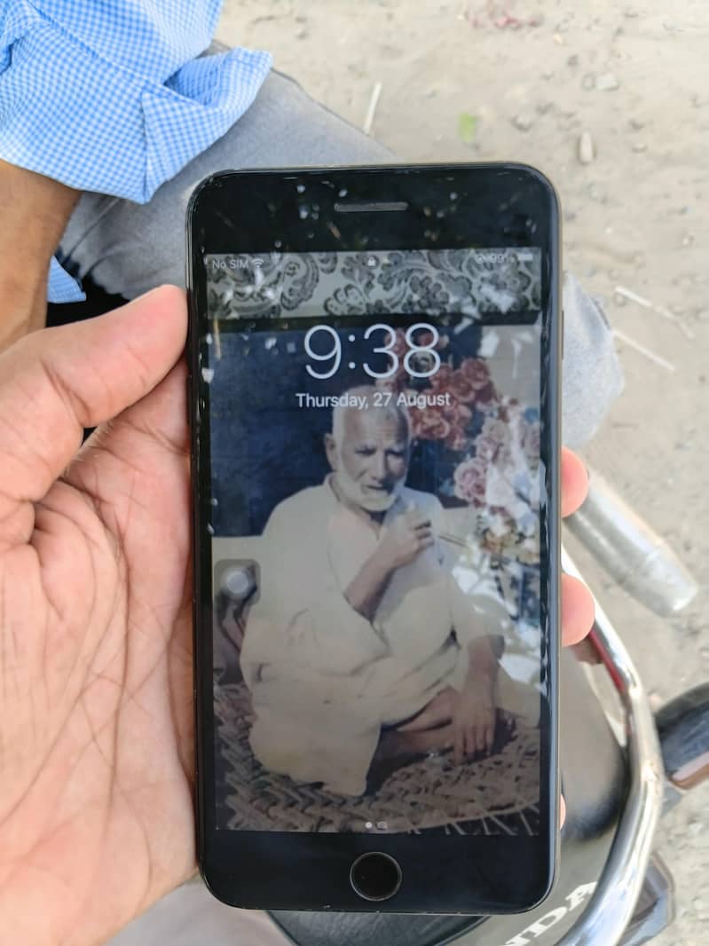 Apple iPhone 7 Plus 1