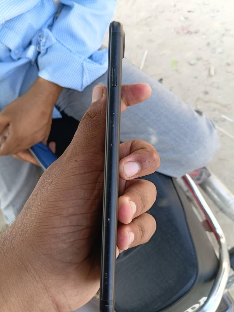 Apple iPhone 7 Plus 2