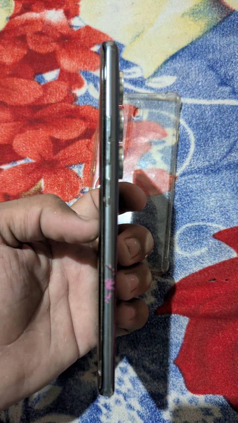 Tecno CAMON 40 Pro 4