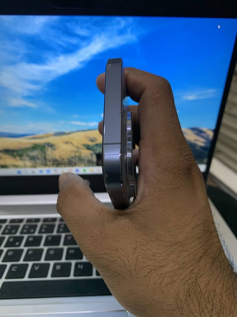 Apple iPhone 13 Pro 0
