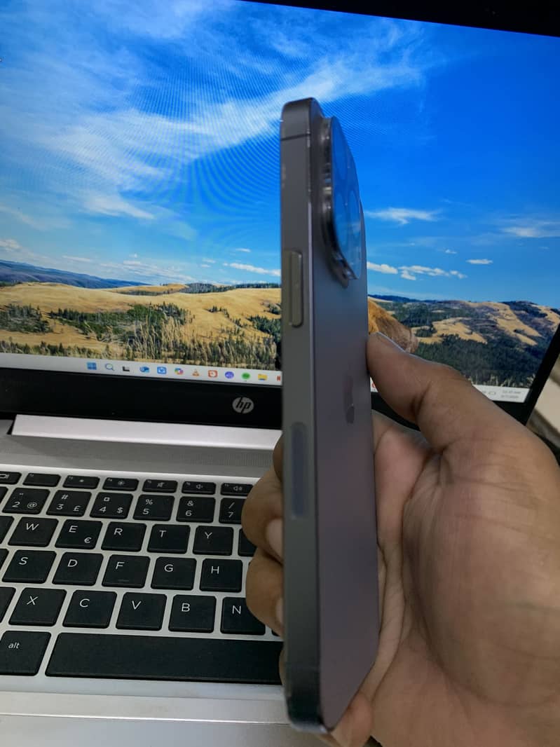 Apple iPhone 13 Pro 2
