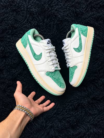 Thrift Nike shoes