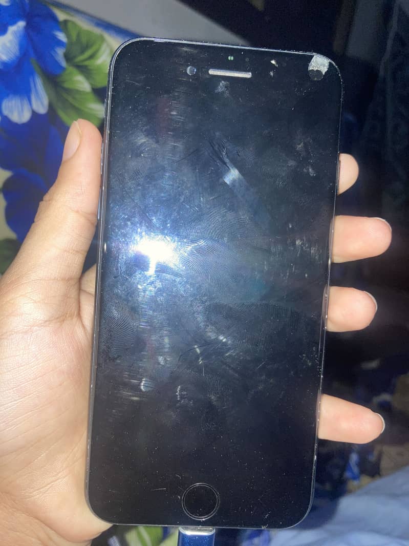 Apple iPhone 7 3