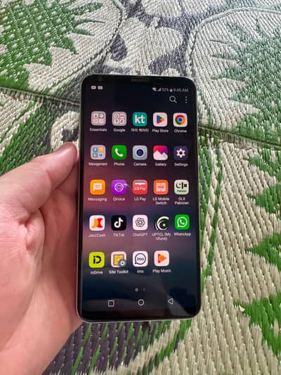 LG V30