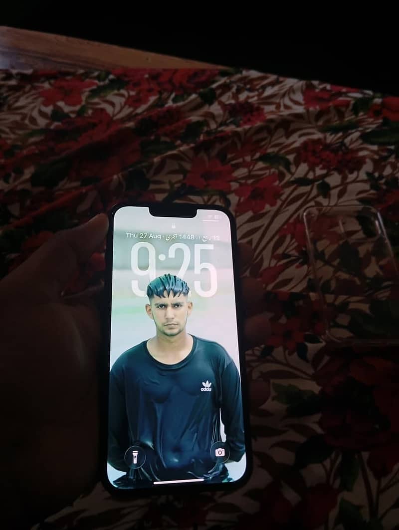Apple iPhone 13 2