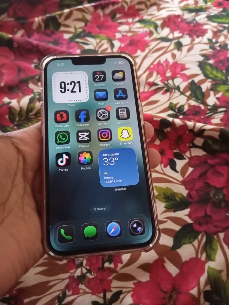 Apple iPhone 13 6