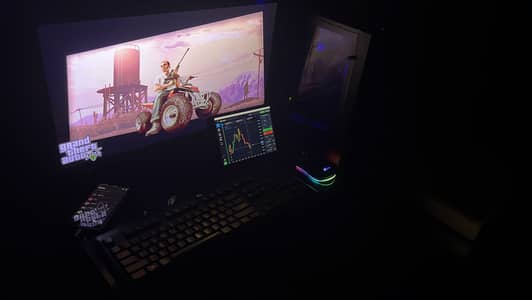 Gaming GLASS BODY PC WITH GAMING LED 24 AND GAMING MOUSE AND CABLES