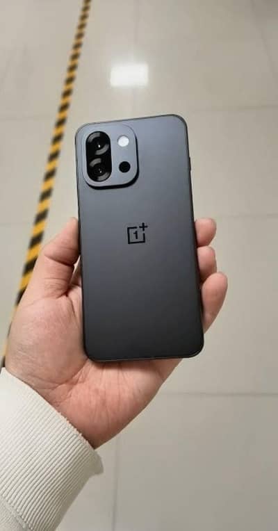 One Plus 13 new Mobile Fault Free 4 Month Sim Time