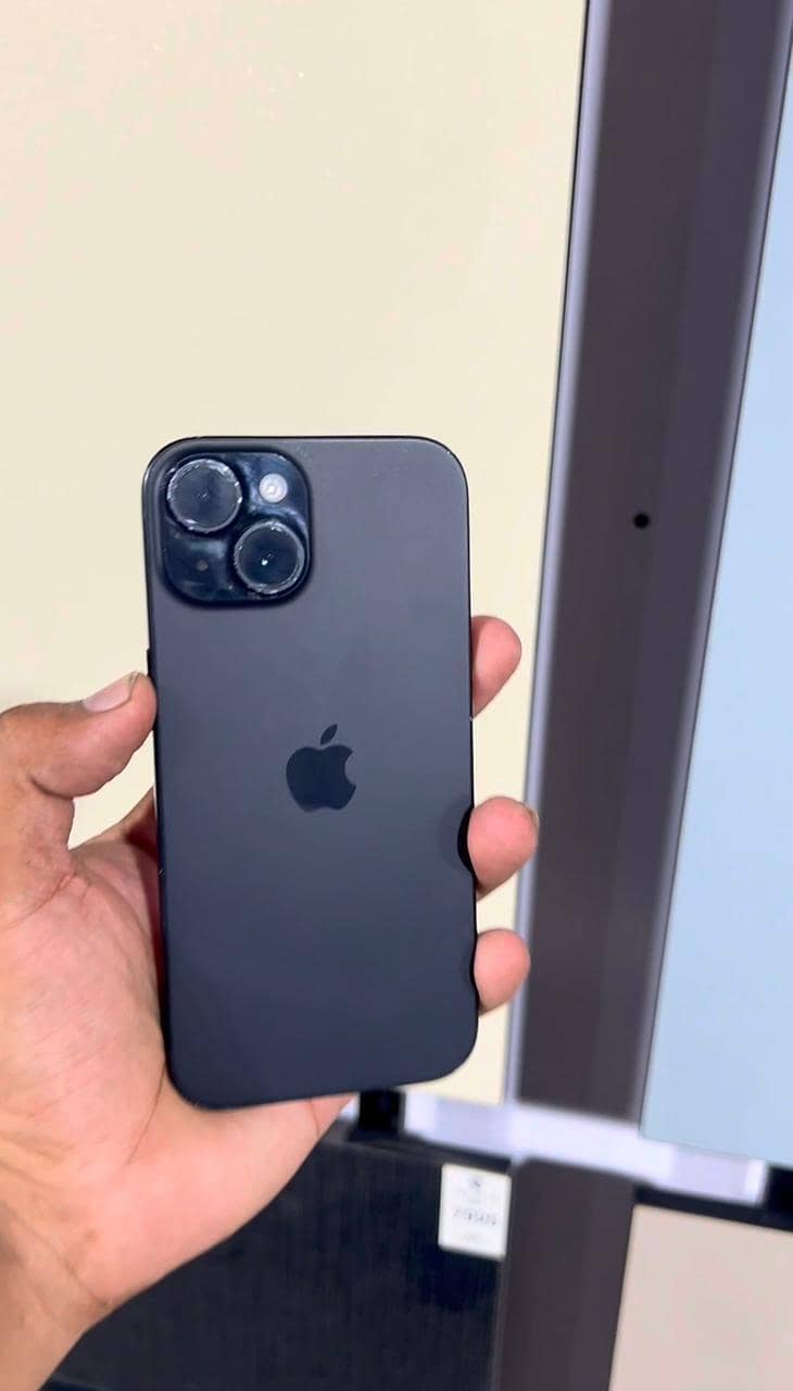 Apple iPhone 15 3