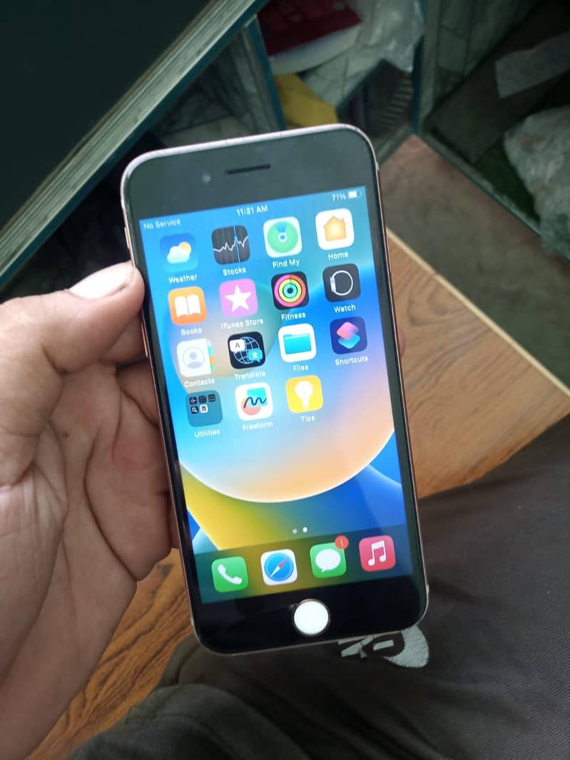 Apple iPhone 8 1